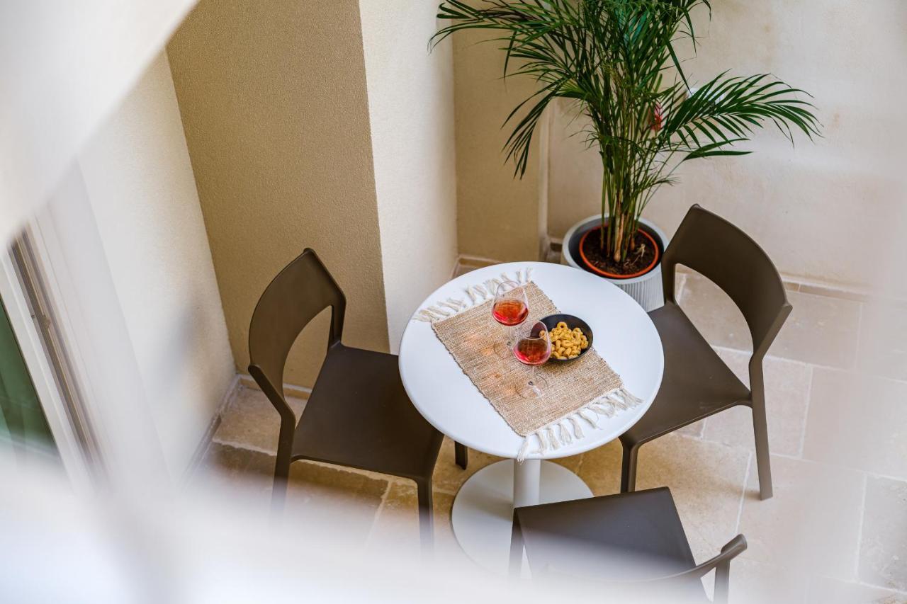 Helloapulia Charming Palazzo Clemente - Self-Catering Suites With Aircondition Monopoli Kültér fotó