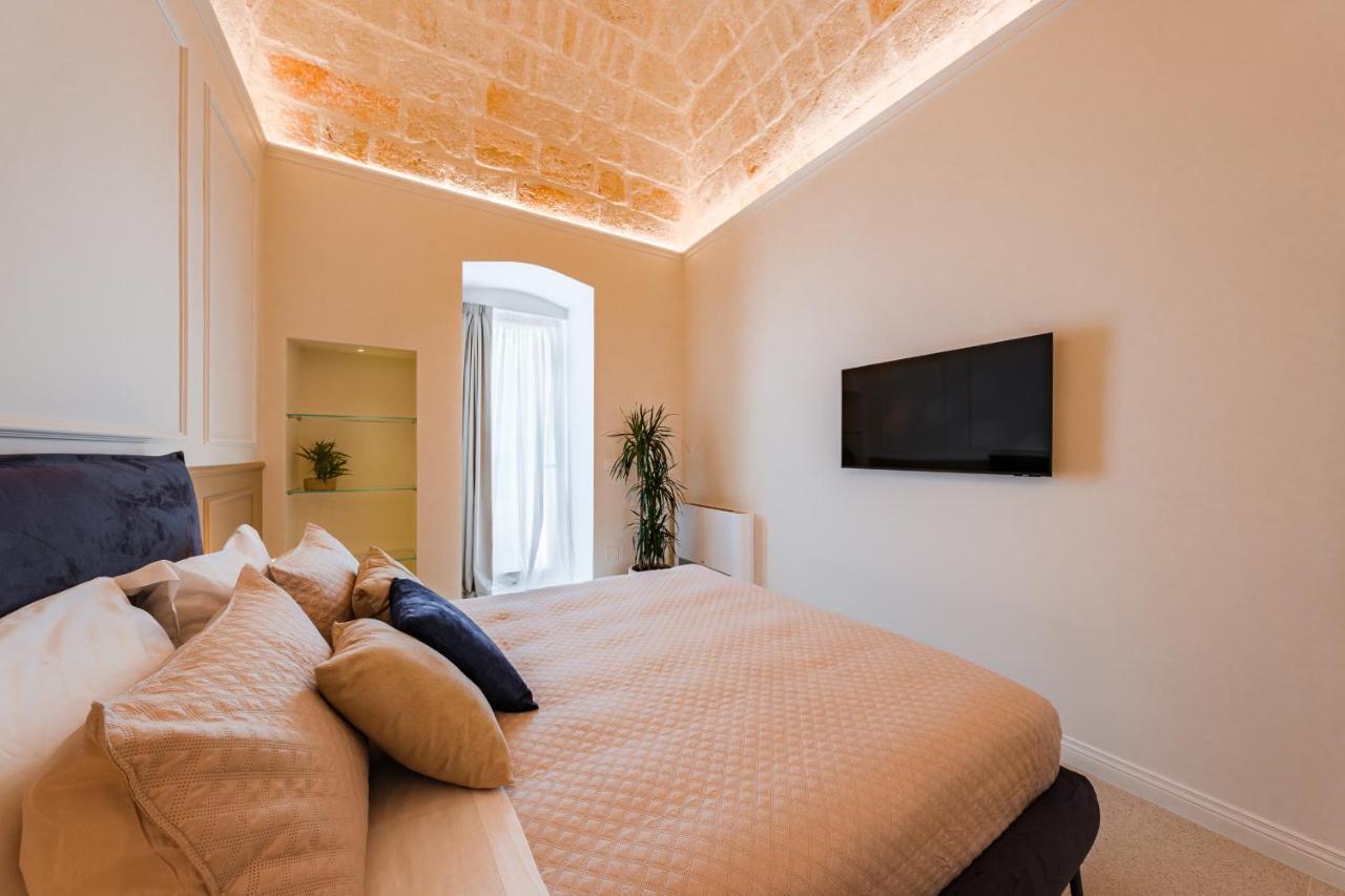 Helloapulia Charming Palazzo Clemente - Self-Catering Suites With Aircondition Monopoli Kültér fotó