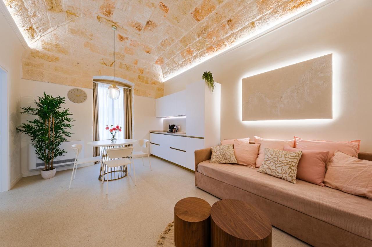 Helloapulia Charming Palazzo Clemente - Self-Catering Suites With Aircondition Monopoli Kültér fotó