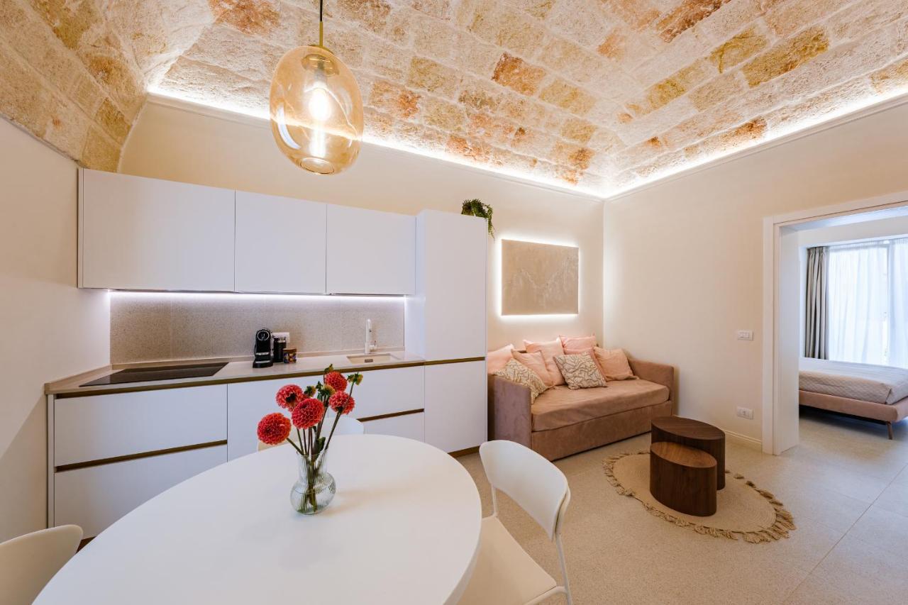 Helloapulia Charming Palazzo Clemente - Self-Catering Suites With Aircondition Monopoli Kültér fotó