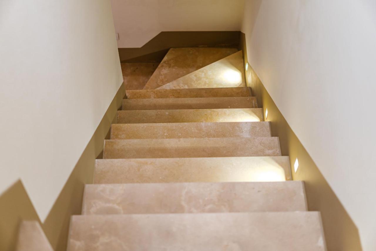 Helloapulia Charming Palazzo Clemente - Self-Catering Suites With Aircondition Monopoli Kültér fotó